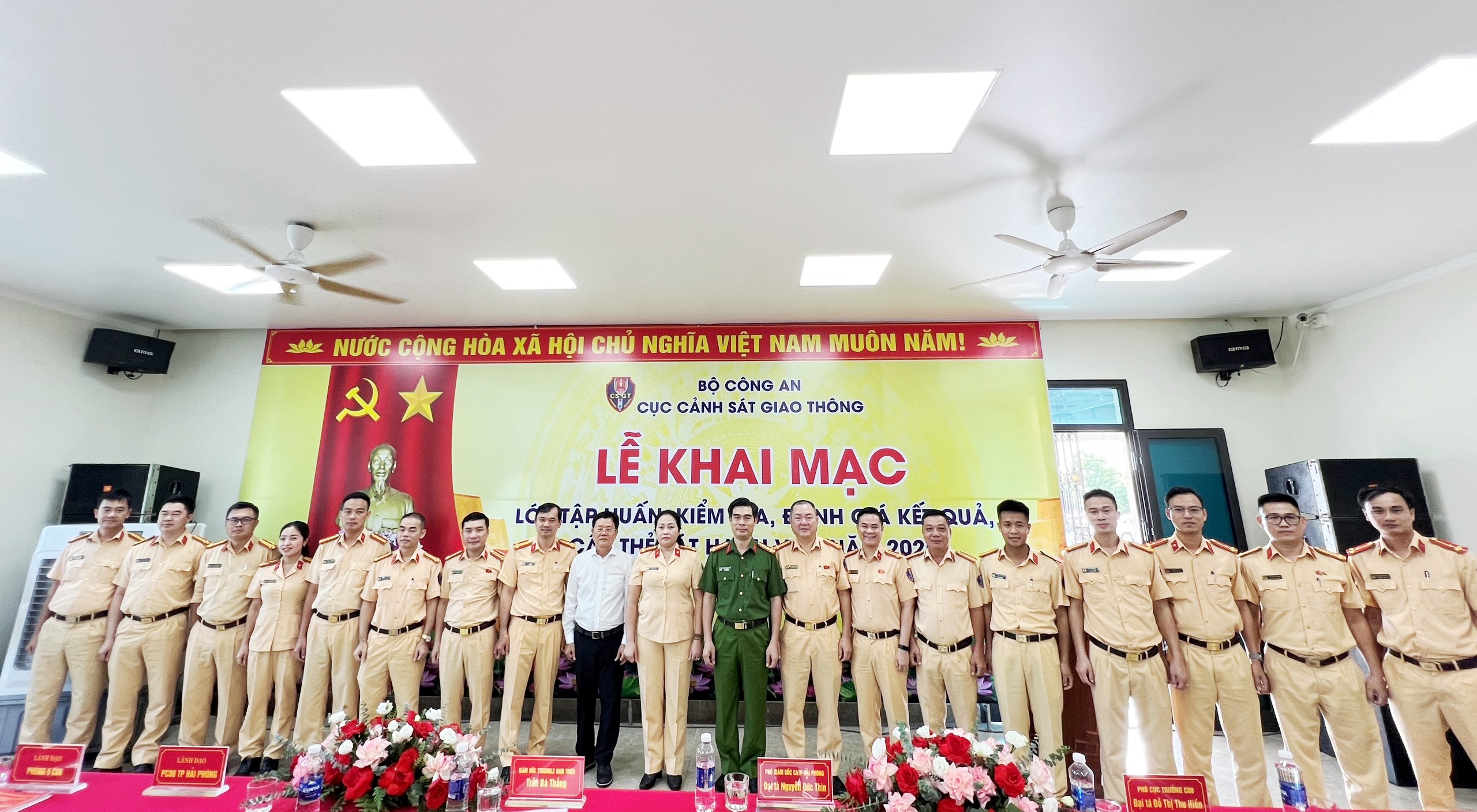Tổ chức lớp tập huấn, kiểm tra, đánh giá kết quả, cấp thẻ Sát hạch viên cho cán bộ chiến sĩ Công an nhân dân đợt 1 năm 2025 (Lớp phía Bắc)